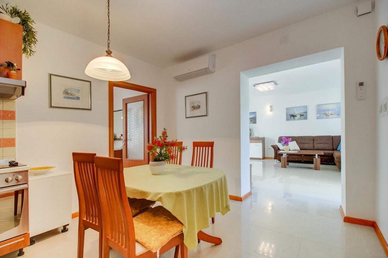 Apartman Mirjana 1 Mali Lošinj Esterno foto
